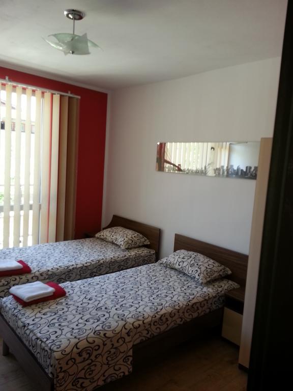 Guest House Nedelchevi بريمورسكو الغرفة الصورة
